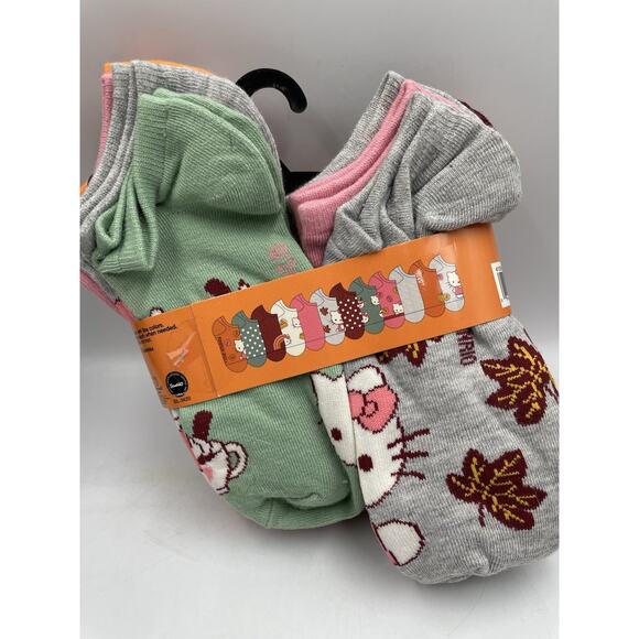 Sanrio Hello Kitty 2024 Halloween Cute & Spooky No Show Socks 12 Pairs NEW - Picture 2 of 7